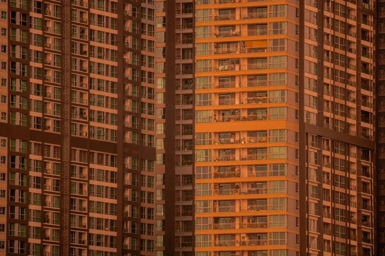 重庆道之源太阳能光伏板组件选型与效率对比分析