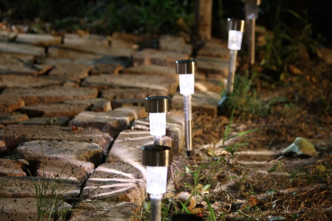 太阳能路灯与光伏照明系统对比：重庆市政道路照明方案如何选择正文配图 2