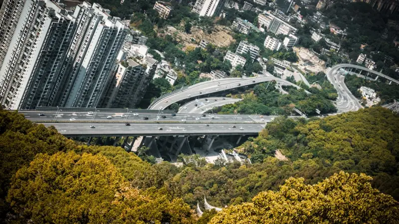 西南地区太阳能光伏系统设计要点与气候适配性分析